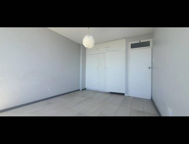 1 BEDROOM APARTMENT FOR SALE IN ESSENWOOD